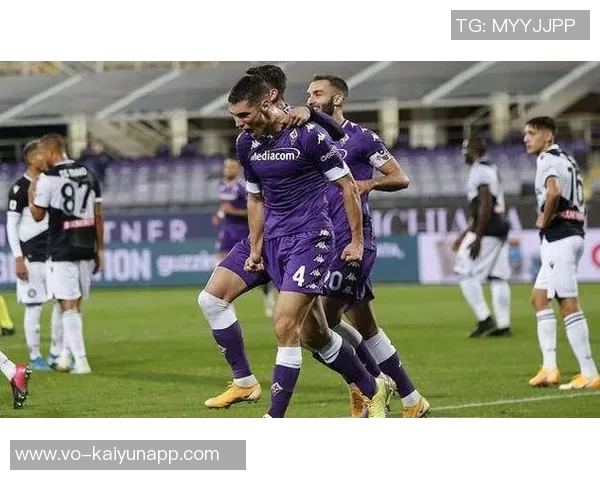 罗马与佛罗伦萨球迷在高速公路上发生激烈冲突警方介入调查事件真相